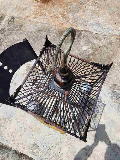 กรงนก เก่าเก็บ แกะลายฉลุ งานทำมือ นคร รุ่นเก่า หายาก ไม้อย่างดี หนัก  รูปที่ 11