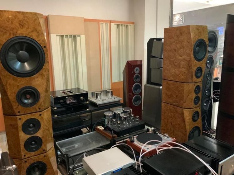 อื่นๆ เครื่องเสียงไฮไฟ ลำโพงขนาดใหญ่ ลำโพงตั้งพื้นไฮเอนด์สภาพเยี่ยมเข้าใหม่  Focus Audio Reference Master 2 Floorstanding Loudspeakers Made in Canada 🇨🇦