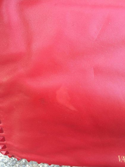 กระเป๋า valentino garavani rockstud tote bag แท้ สีแดงโมโนโทน  รูปที่ 6