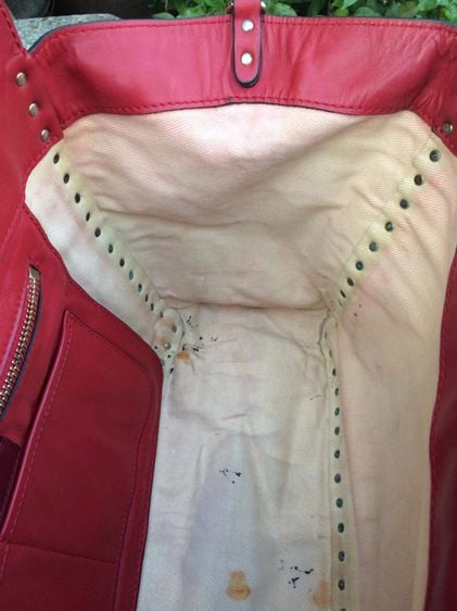 กระเป๋า valentino garavani rockstud tote bag แท้ สีแดงโมโนโทน  รูปที่ 13