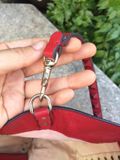 กระเป๋า valentino garavani rockstud tote bag แท้ สีแดงโมโนโทน  รูปที่ 17