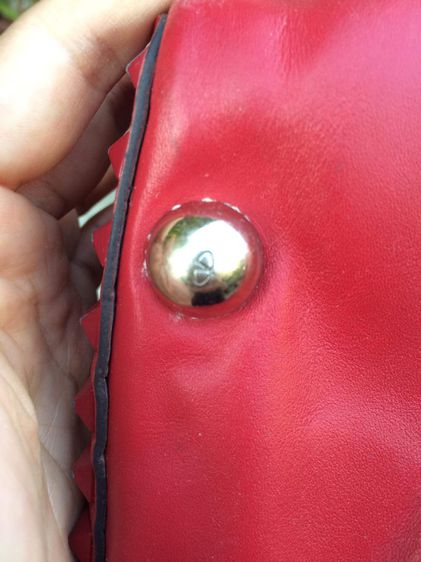 กระเป๋า valentino garavani rockstud tote bag แท้ สีแดงโมโนโทน  รูปที่ 8