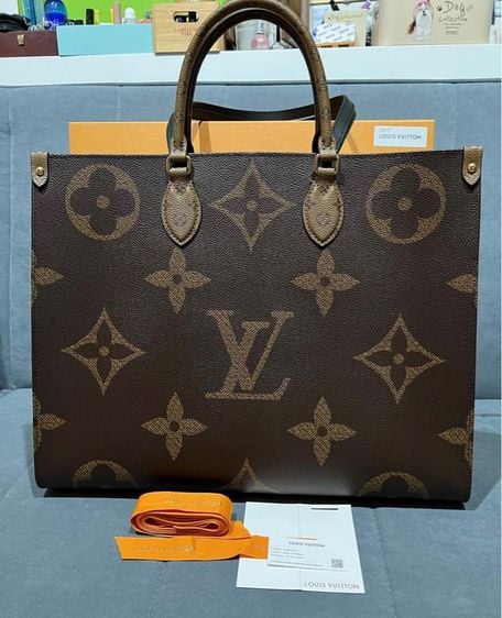 New LV on the Go Tote GM DC 22 Micro Chip