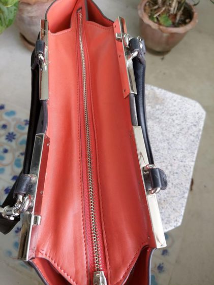 กระเป๋า Fendi สีดำ  รูปที่ 10