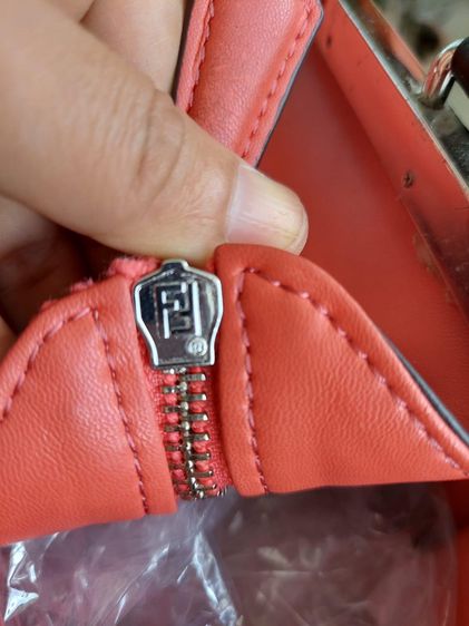 กระเป๋า Fendi สีดำ  รูปที่ 9