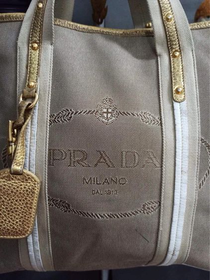 กระเป๋าถือ Prada แท้ ผ้าผสมหนัง  รูปที่ 2