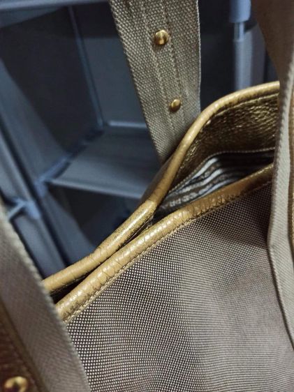 กระเป๋าถือ Prada แท้ ผ้าผสมหนัง  รูปที่ 6