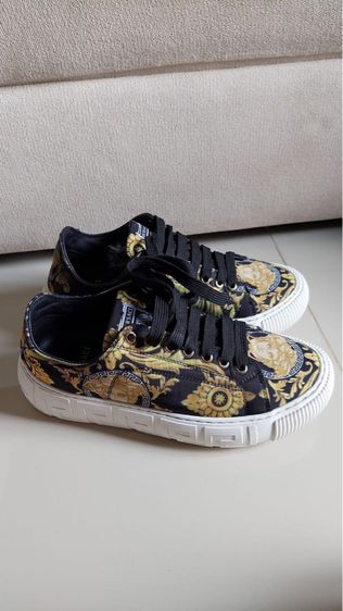 รองเท้าผ้าใบ Versace ไซส์ 37  รูปที่ 2