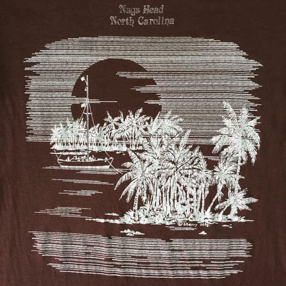 เสื้อยืดคอกลมแขนสั้น คอกุ๊น แขนแถบ 2 แถบ ผ้าบางมุ้ง สกรีน Nags Head North Carolina ป้ายคอ Sherry รูปที่ 4