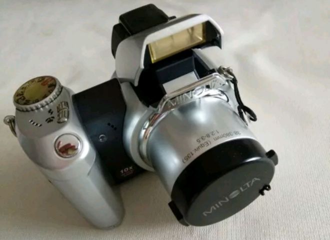 กล้องดิจิตอล Minolta Dimaze Z1 รูปที่ 2