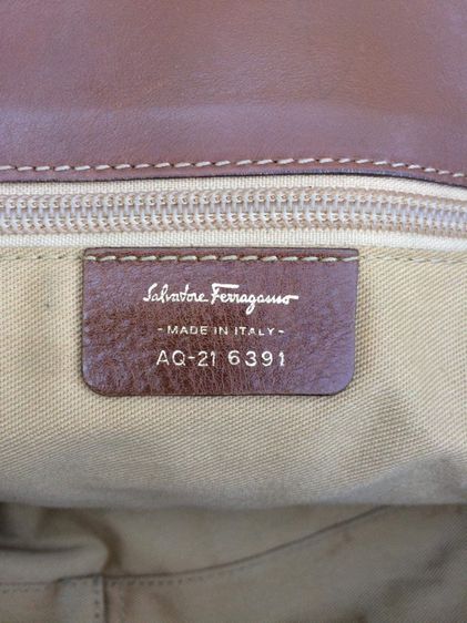 กระเป๋าถือใบใหญ่ salvatore ferragamo ของแท้ รูปที่ 10