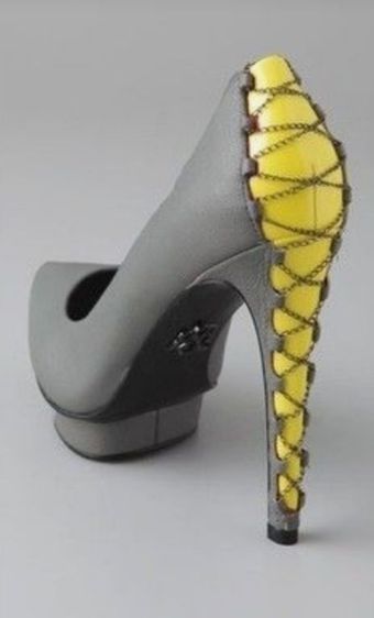 ขายรองเท้า Rock and  Republic Lotus Platform Pumps with Chains, High Heels Size US 6  รูปที่ 4