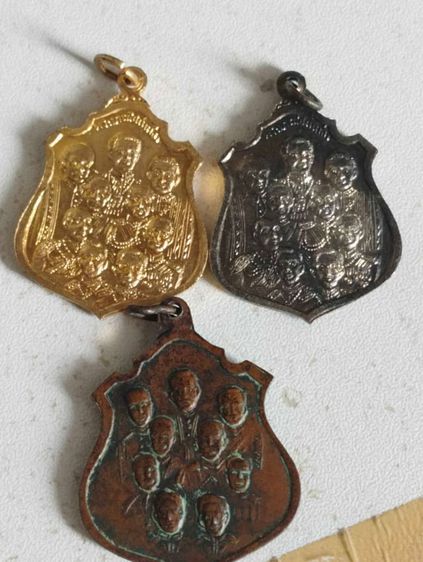 เหรียญพระพุทธชินราชหลังเก้ารัชกาลวัดซากลูกหญ้าปี๒๕๑๕ รูปที่ 17