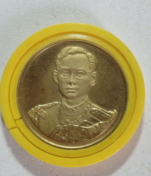 เหรียญชุดสี่เหรียญร.๙สมเด็จย่ากรมหลวงชุมพรฯลงทองลงยาสามกษัตริย์ปี๓๘ถึง๔๒ รูปที่ 7