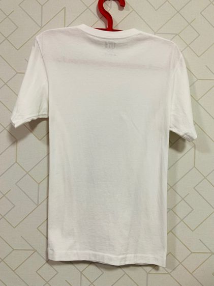 เสื้อยืด KAWS by Uniqlo แท้ 💯 size M ขนาด อก 20 ยาว 27 นิ้ว สภาพใหม่มาก ลายสวย เนื้อผ้านิ่มมาก หายากน่าสะสมครับ รูปที่ 4