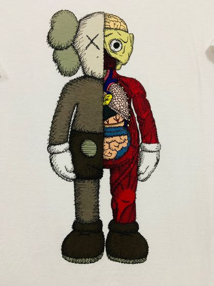 เสื้อยืด KAWS by Uniqlo แท้ 💯 size M ขนาด อก 20 ยาว 27 นิ้ว สภาพใหม่มาก ลายสวย เนื้อผ้านิ่มมาก หายากน่าสะสมครับ รูปที่ 2