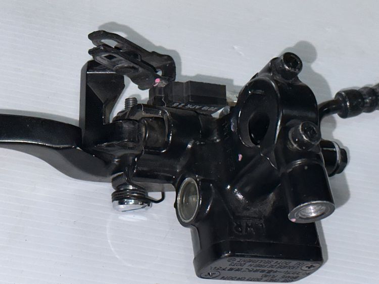 ปั๊มเบรคหน้า zoomer x scoopy i แท้ บน- ล่าง รูปที่ 8