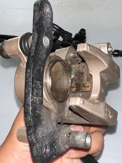 ปั๊มเบรคหน้า zoomer x scoopy i แท้ บน- ล่าง รูปที่ 3