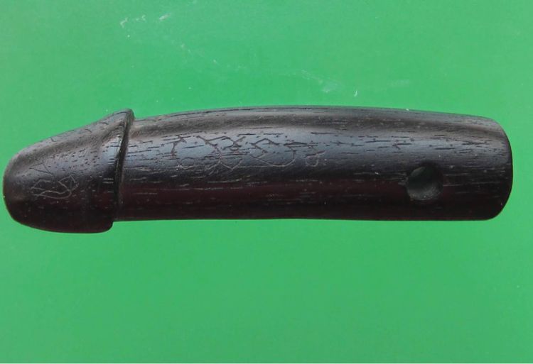 ปลัดขิก หลวงพ่ออี๋ เนื้อไม้ดำ พร้อมบัตรรับรองพระแท้  รูปที่ 5