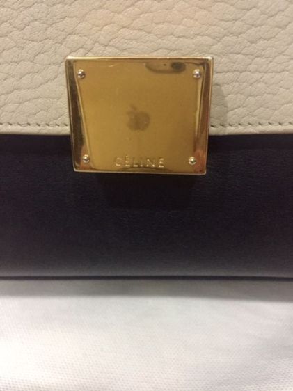 ขายกระเป๋า

Celine Trapeze Medium Tri Colour White Black and Brown  รูปที่ 7