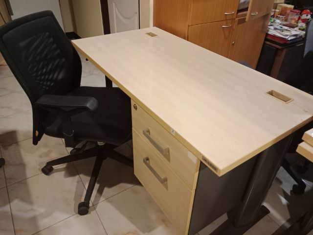 โต๊ะเก้าอี้