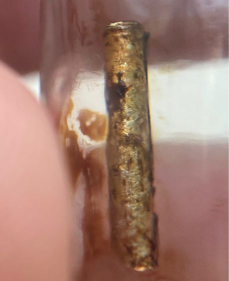 ตะกรุดนางแย้ม เนื้อเงิน หลวงพ่อหน่าย วัดบ้านแจ้ง ตะกรุดในตำนาน หายาก มาพร้อมสีผึ้งหลวงพ่อหน่ายติดตรงหัวตะกรุด บรรจุในขวดเล็กๆสำหรับแช่น้ำมัน รูปที่ 3