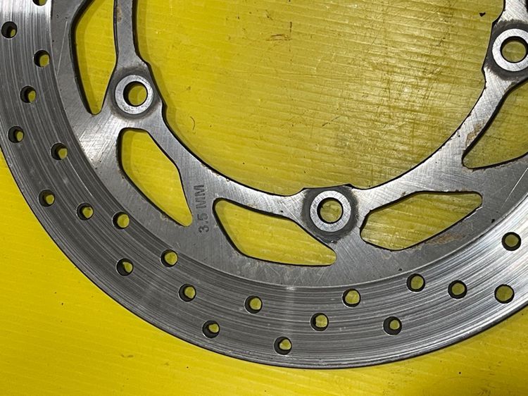 จานเบรคหน้าmt 15 แท้ รูปที่ 3