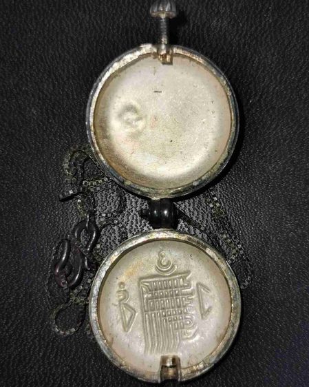 ตลับเงินเก่า หัวพลอย รุ่นเก่า งานโบราณ น้ำหนัก 17.5 กรัม เดิมๆ เก่าเก็บ หายาก รูปที่ 2