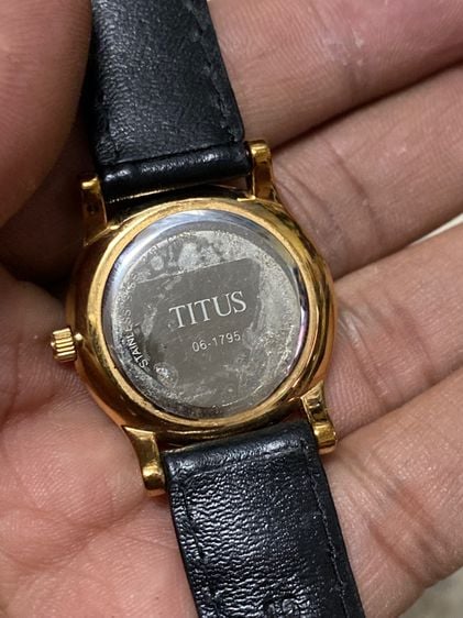 นาฬิกายี่ห้อ TITUS  ติตัส  ของแท้มือสอง สภาพทองสวย สายหนังเปลี่ยนใหม่  900฿ รูปที่ 2