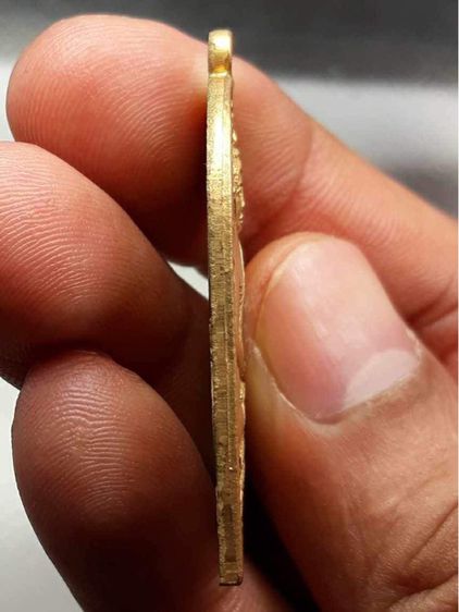 เหรียญจอบใหญ่อาจารย์เฮง วัดบ้านขอม รูปที่ 3