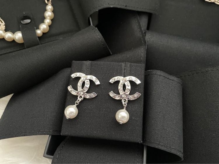 Chanel earrings accessories bracelet ข้อมือ ต่างหู ของแท้ออกช็อปไทย 