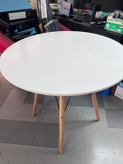 โต๊ะกลม 80 ซม. ขาไม้ Top สีขาว