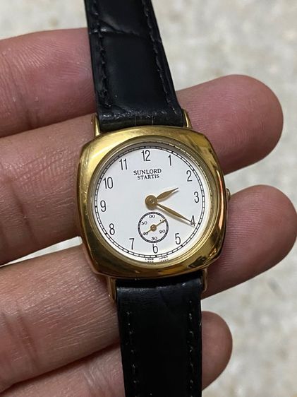 อื่นๆ นาฬิกายี่ห้อ SUNLORD  ควอทซ์ ของแท้มือสอง วินเทจ  ทองสวย สายหนังเปลี่ยนใหม่ 650฿