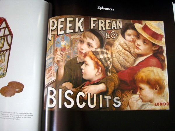 หนังสือ Biscuit Tins 1868-1939 The Art of Decorative Packaging หนังสือเกี่ยวกับศิลป การออกแบบ ที่ใส่บรรจุภัณฑ์  รูปที่ 14
