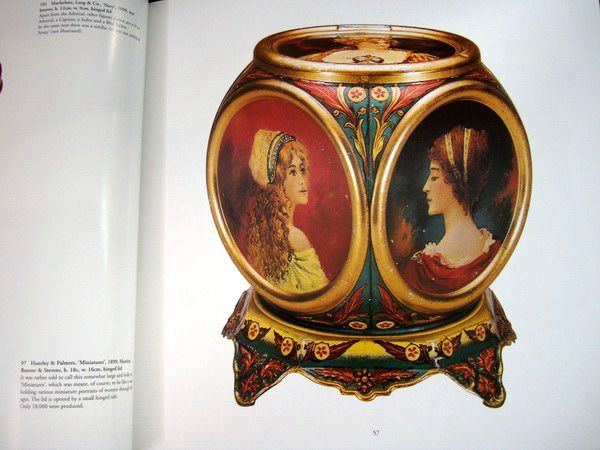 หนังสือ Biscuit Tins 1868-1939 The Art of Decorative Packaging หนังสือเกี่ยวกับศิลป การออกแบบ ที่ใส่บรรจุภัณฑ์  รูปที่ 6