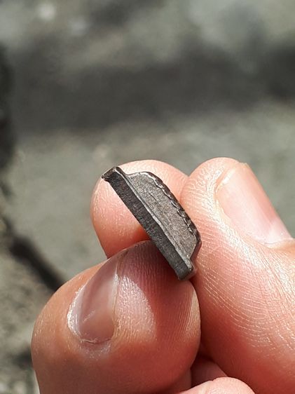 พระหลวงพ่อทวด พิมพ์กลีบบัว หลังหนังสือ 5 แถว ปี 2506 พิมพ์แข้งยาว (นิยม) เนื้อนวะ พิมพ์ทรงถูกต้อง คมชัด ผิวเดิมๆ องค์พระมีขนาดค่อนข้างบาง น้ รูปที่ 5