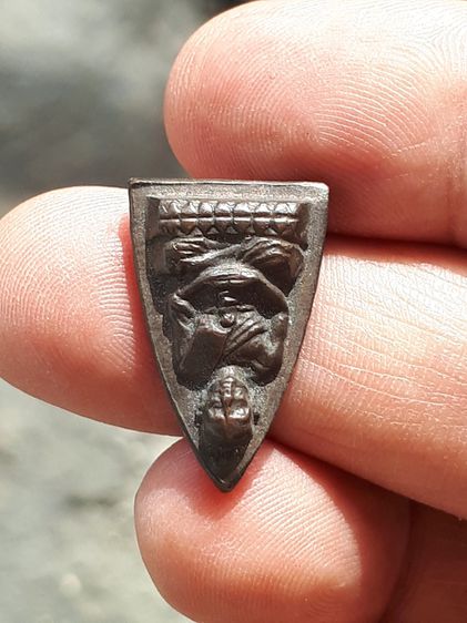 พระหลวงพ่อทวด พิมพ์กลีบบัว หลังหนังสือ 5 แถว ปี 2506 พิมพ์แข้งยาว (นิยม) เนื้อนวะ พิมพ์ทรงถูกต้อง คมชัด ผิวเดิมๆ องค์พระมีขนาดค่อนข้างบาง น้ รูปที่ 6