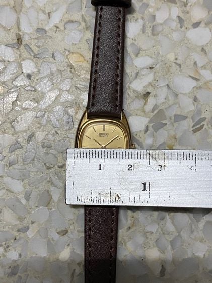 นาฬิกายี่ห้อ SEIKO   ไซโก  ควอทซ์  แท้มือสอง  ทองสวย สายเปลี่ยนใหม่  650฿ รูปที่ 7