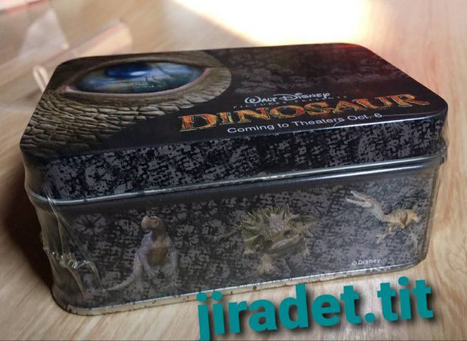 กล่องสังกะสี ขนาดเล็ก สินค้าที่ระลึก จากภาพยนต์เรื่อง DINOSAUR ไดโนเสาร์สินค้าจากปี พ.ศ.2543  สินค้ายังใหม่ (Limited) รูปที่ 2