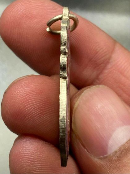 เหรียญหลวงปู่เอี่ยม ยันต์สี่ ลงยา พร้อมกล่อง รูปที่ 4