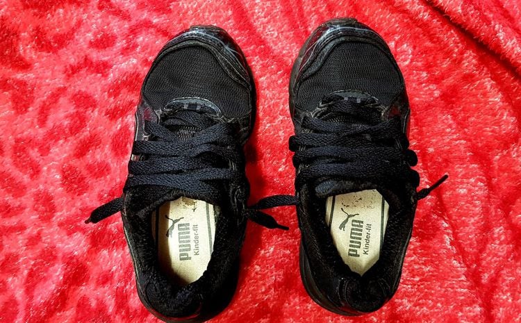 รองเท้าผ้าใบเด็ก PUMA สีดำ Size 17.5 CM สภาพดี สวยๆ