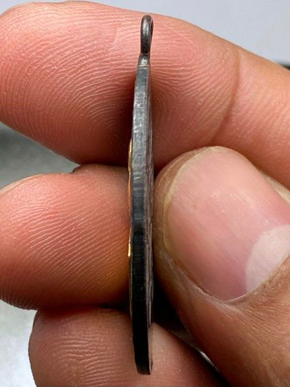 เหรียญหลวงพ่อฉุย หน้ากากทอง พร้อมกล่อง รูปที่ 5