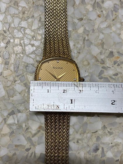 นาฬิกายี่ห้อ BULOVA  ควอทซ์ สวิสเมด แท้มือสอง เดินปกติ ทองสายมีซีดบ้าง สายปรับได้  700฿ รูปที่ 9
