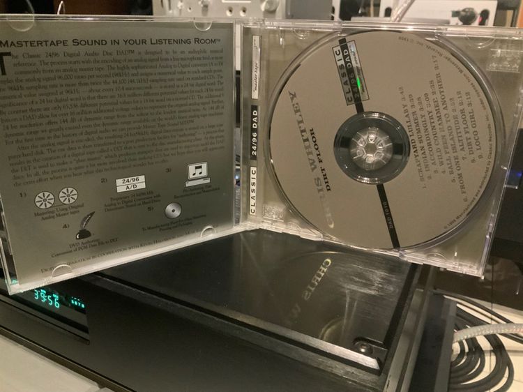 ขายแผ่นซีดีออดิโอไฟล์หายาก บันทึกเยี่ยม Classic Records  Chris Whitley Dirt Floor Classic records CD audiophile ส่งฟรี รูปที่ 2