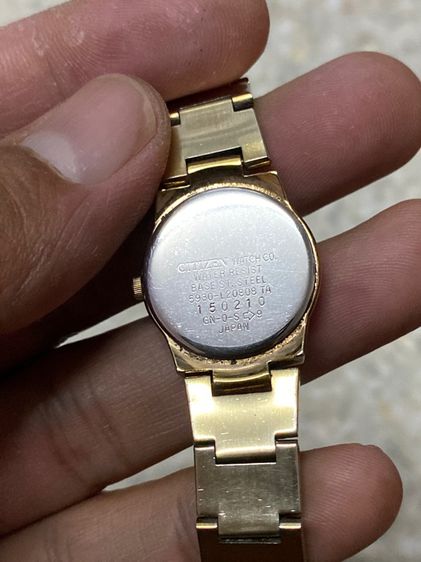 นาฬิกายี่ห้อ CITIZEN  ควอทซ์ เลดี้ ของแท้มือสอง ทองสวย  สายยาว 17 เซนติเมตร  900฿ รูปที่ 3