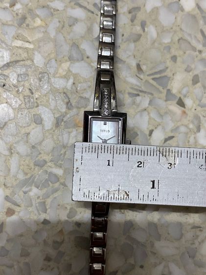 นาฬิกายี่ห้อ TITUS  ติตัส ควอทซ์ เรือนจิ๋ว สายยาว 16.5 เซนติเมตร  950฿ รูปที่ 6