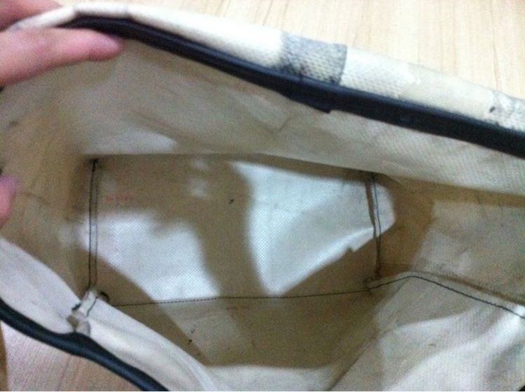 FREITAG แท้💯กระเป๋าสะพาย รุ่น NIGHT CLUB (D.J.) ผลิตจากวัสดุรีไซเคิลจากสวิส สีขาว แดง รูปที่ 12