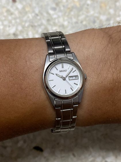 นาฬิกายี่ห้อ SEIKO  ไซโก  ควอทซ์ ของแท้มือสองสแตนเลส  สายยาว  17 เซนติเมตร  650฿  รูปที่ 9