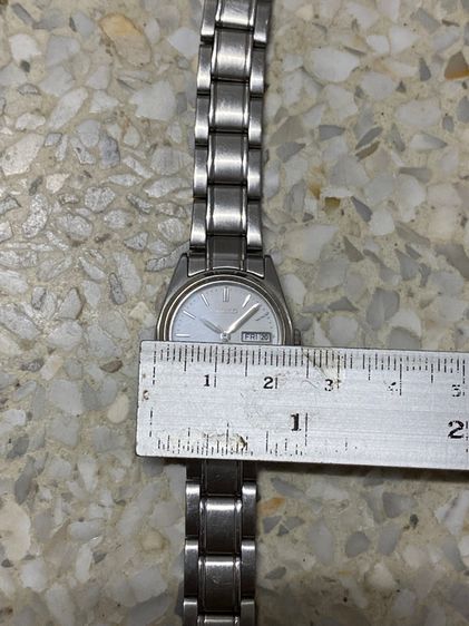 นาฬิกายี่ห้อ SEIKO  ไซโก  ควอทซ์ ของแท้มือสองสแตนเลส  สายยาว  17 เซนติเมตร  650฿  รูปที่ 7
