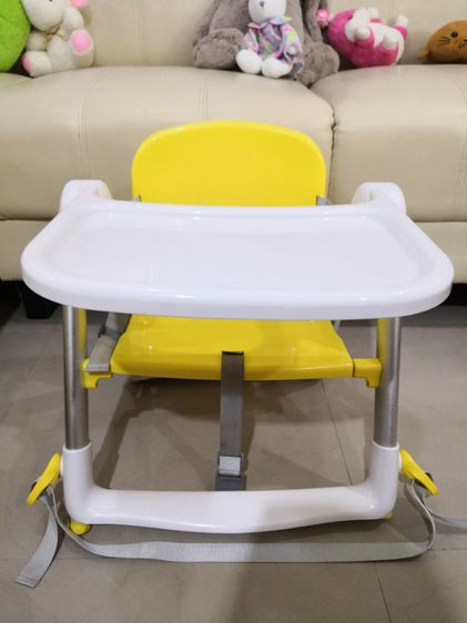 อุปกรณ์สำหรับเด็กและทารก เก้าอี้ทานข้าวเด็กแบบพกพา​ Apramo​ Flippa สีเลม่อน